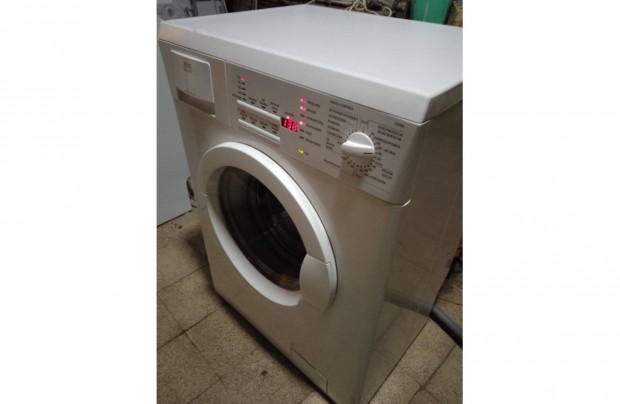 AEG mosógép 45cm mély garanciával.1200 centrifuga.tökélete