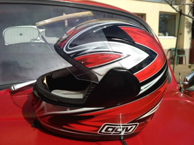 AGV s méretű motoros bukósisak