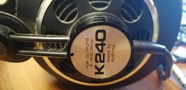 AKG K240 studi fejhallgat