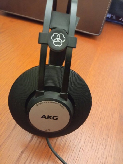 AKG K72 stúdió fejhallgató