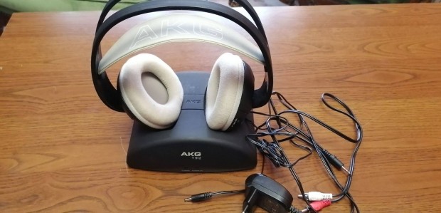 AKG K912 vezetknlkli fejhallgat