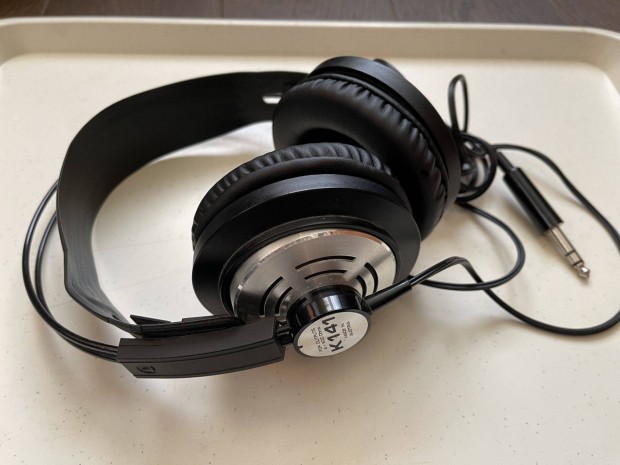 AKG K 141 fejhallgat