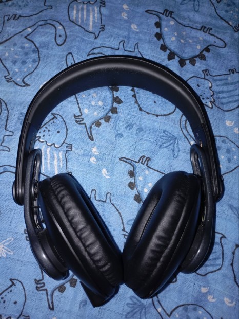 AKG K-371 fejhallgat