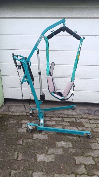 AKS Foldy elektromos betegemel lift hmmal - 150kg-ig