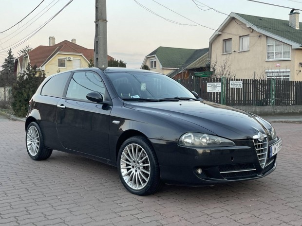 ALFA Romeo 147 1.6 T.S. Black Line