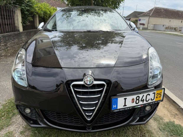 ALFA Romeo Giulietta 2.0 Jtdm-2 Distinctive Cuo...