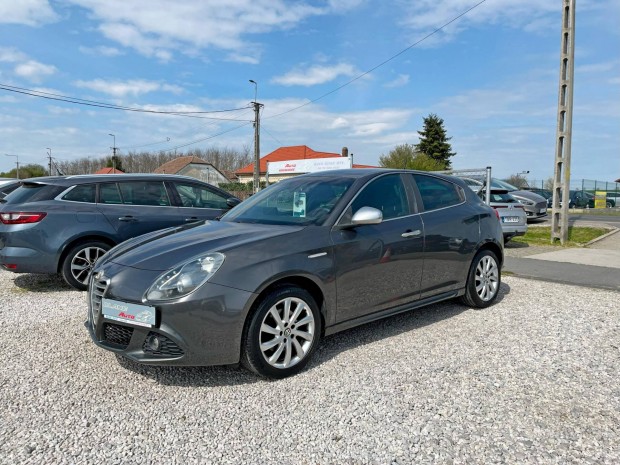 ALFA Romeo Giulietta 2.0 Jtdm-2 Distinctive Gyá...