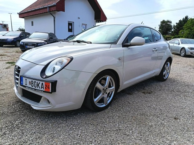 ALFA Romeo Mito 1.4 T Distinctive Xenon.Bose.Te...