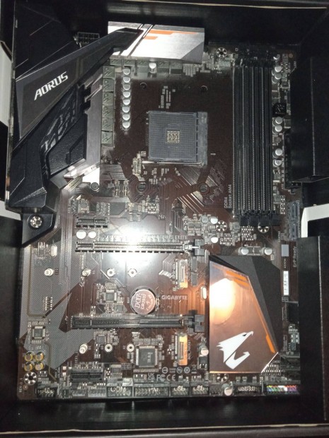 AMD B450 Aorus Elite