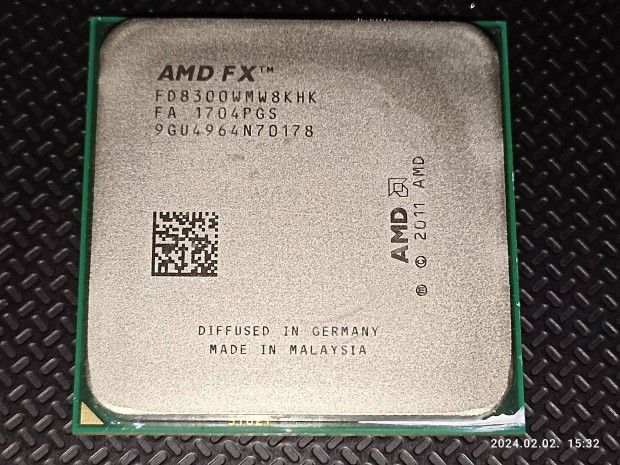 AMD FX-8300 + tartozkokkal Ercsinek