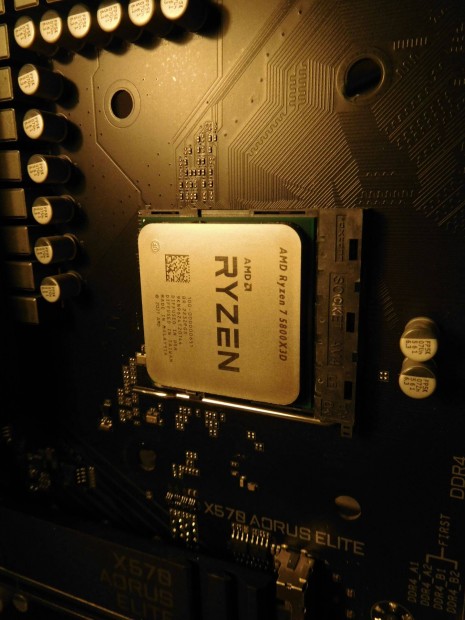 AMD Ryzen 7 5800X3D garancival, dobozzal