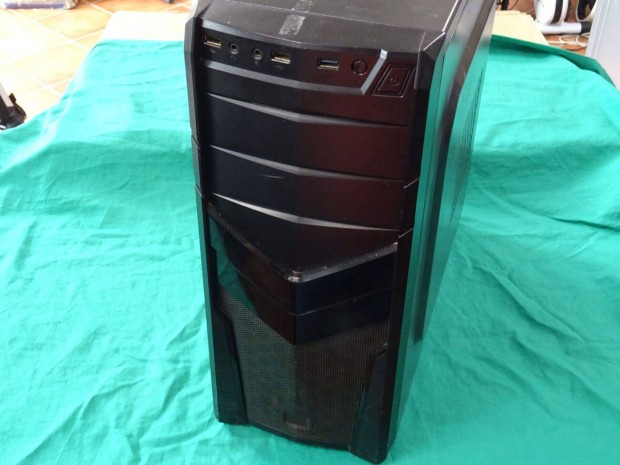 AMD asztali pc 12gb rammal!