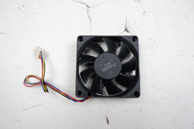 AMD processzor ht ventiltor 70x70x20 4 PIN