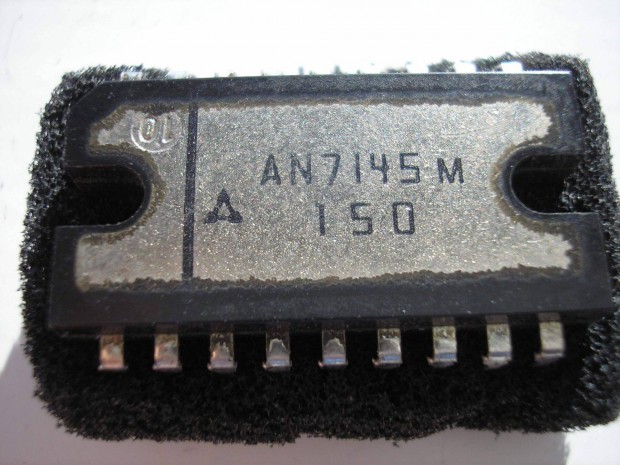 AN 7145 M , 2 x 2,5 W erst IC , j