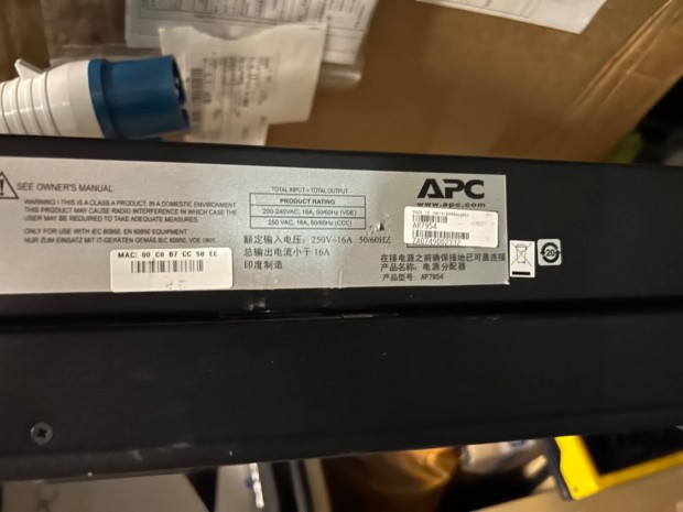 APC AP 7954 - Rack PDU, kapcsolt, 0U, 16 A, 230 V, (21) C13 s (3) C19