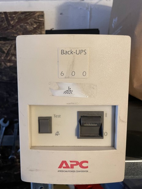 APC Back-UPS 600