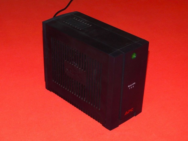 APC Back-UPS 700 (BX700UI) sznetmentes tpegysg
