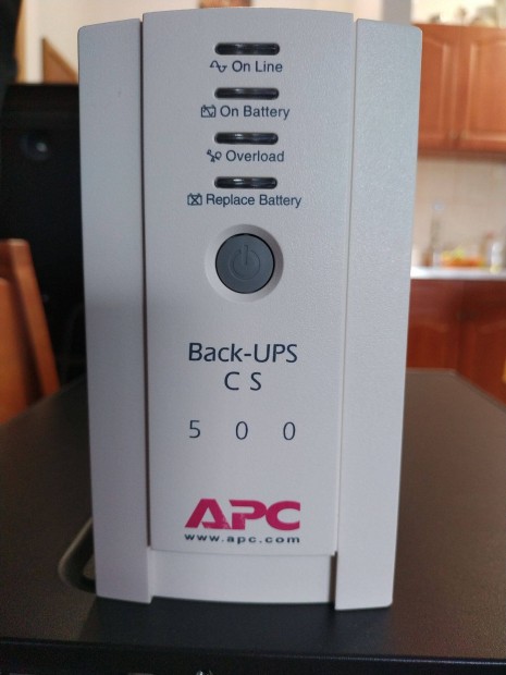APC Back Ups CS 500 sznetmentes tpegysg j Akkuval!!!
