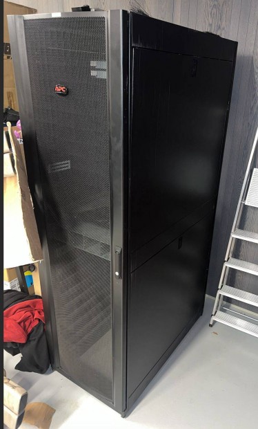 APC Netshelter SX AR3140