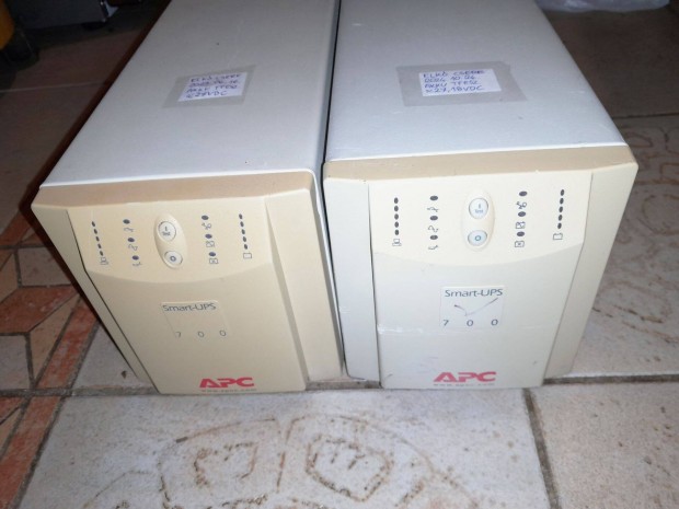 APC Smart-UPS 700 (SU700INET) szinuszos sznetmentes tpegysg