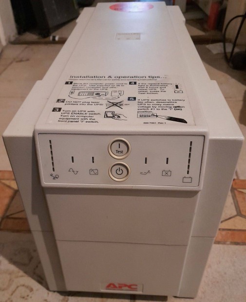 APC Smart-UPS 900 (AP900I) szinuszos sznetmentes tpegysg