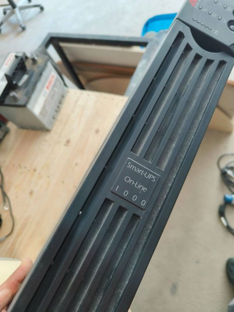 APC Suol 1000XLI UPS
