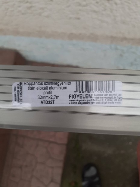 ATD32T Roppantós eloxált alu szintkiegyenlítő burkolatváltó titán