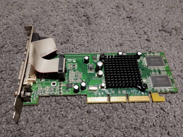 ATI Radeon 7000 AGP retro videokrtya