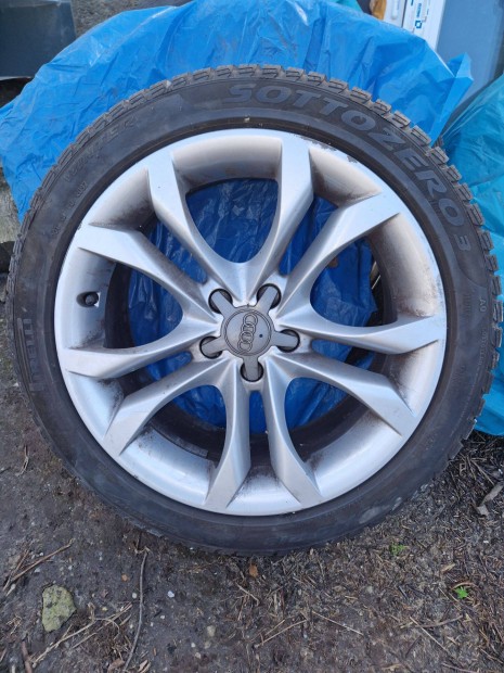 AUDI 18 4DB Gy�ri Alufeni 245/45 R18 T�ligumikkal