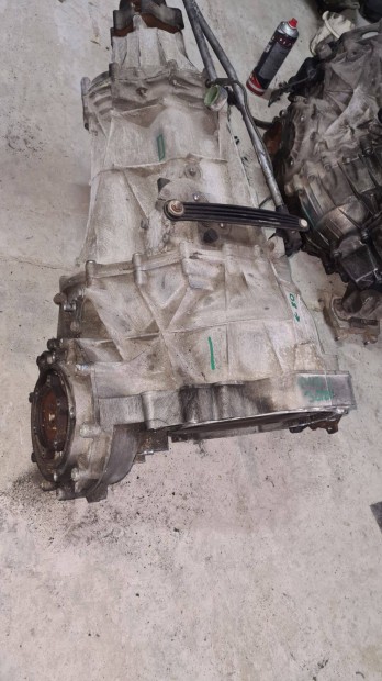 AUDI 3.0 TDI quattro sebességváltó eladó. Kód: KMU