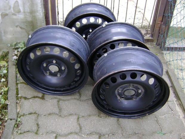 AUDI 5x112 15" 6x15,ET47 lemezfelni garnitra