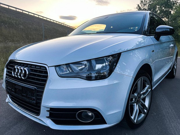 AUDI A1 1.2 TFSI Attraction /Full S LINE Kívül...