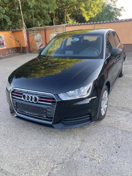 AUDI A1 Sportback 1.0 TFSI Basis Tulajtól . háztól