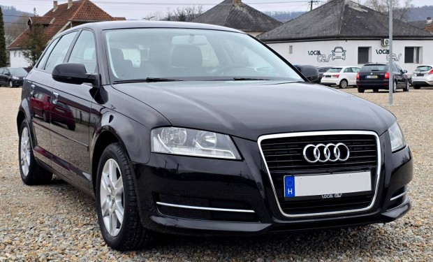 AUDI A3 1.2 TFSI Ambiente Vezetett Szerv�zk�nyv...