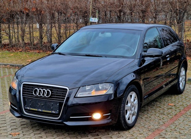 AUDI A3 1.4 TFSI Ambiente Start-Stop RADAR-Mult...