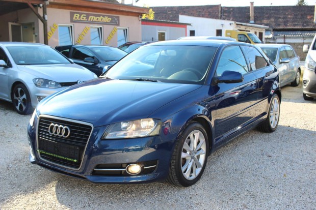 AUDI A3 1.4 TFSI Ambition lsfts // Digit KL...