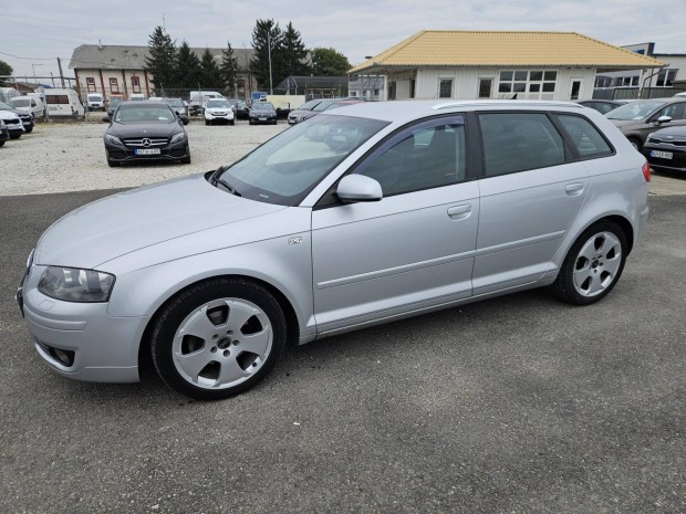 AUDI A3 1.4 TFSI Ambition Xenon.Digitklíma.Temp...