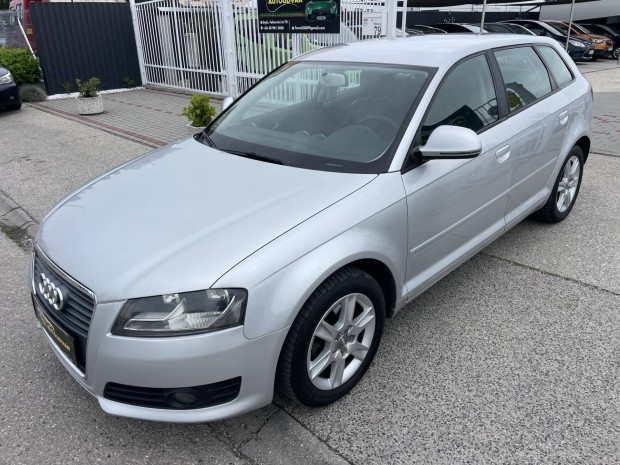 AUDI A3 1.4 TFSI Attraction Megkímélt! Sz.könyv!