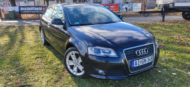 AUDI A3 1.4 TFSI Attraction S-tronic BI-Xenon!...