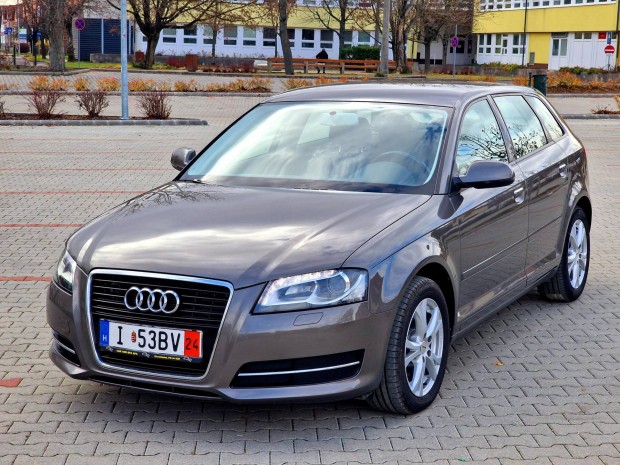 AUDI A3 1.4 TFSI Attraction Xenon-LED-Br-Nvre...