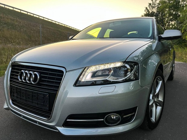 AUDI A3 1.4 TFSI Attraction /164 Ezer KM!/ SZER...