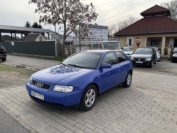 AUDI A3 1.6 Ambiente