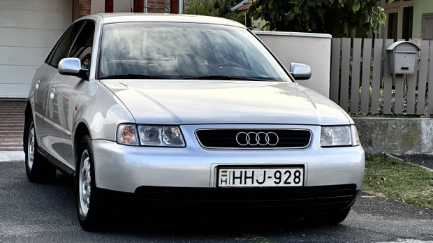 AUDI A3 1.6 Ambiente