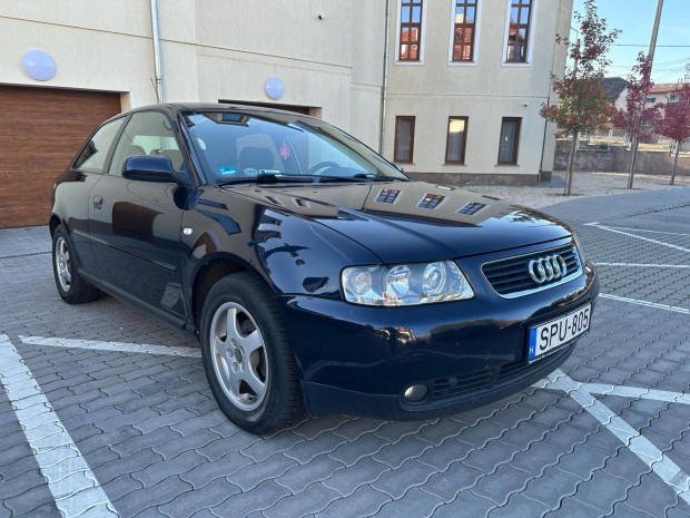 AUDI A3 1.6 Ambiente Benzin gz!