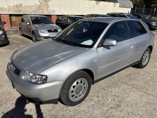 AUDI A3 1.6 Ambiente Klima !