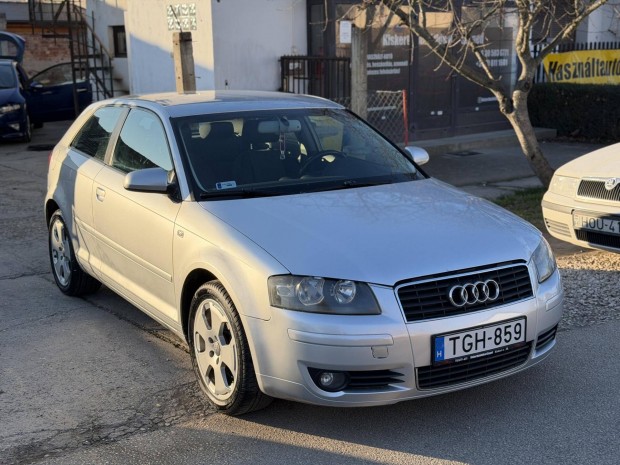AUDI A3 1.6 Ambiente �j F�kek! Friss Szerviz! A...