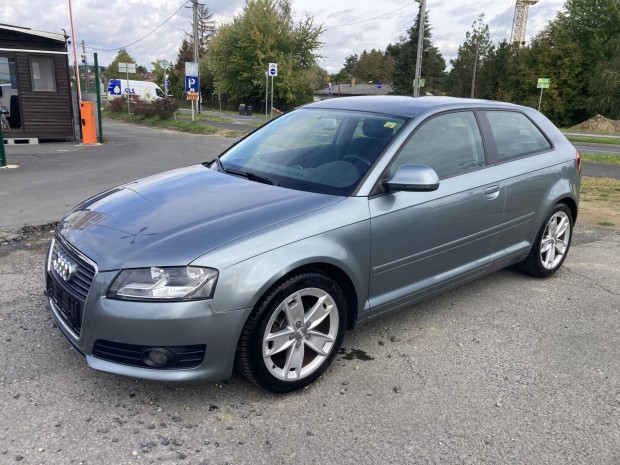 AUDI A3 1.6 Ambition digit klma. tempomat. l...