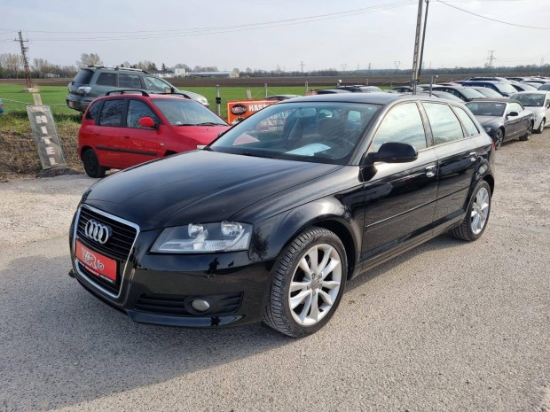 AUDI A3 1.6 Attraction 3 �v kiterjesztett garan...