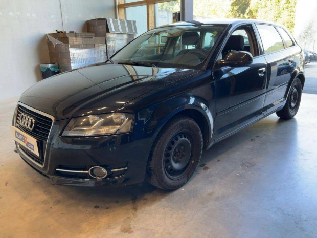 AUDI A3 1.6 Attraction 3 év kiterjesztett garan...