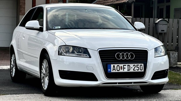 AUDI A3 1.6 Attraction